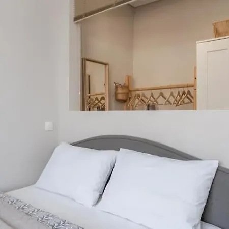 Meliti Apartment Just 5' From The Sea * 칼라마타
